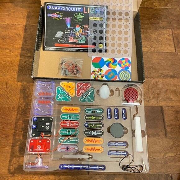 Snap Circuits Light Project Kit - Picture 5 of 6